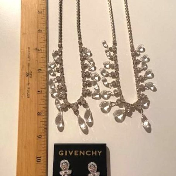 Givenchy clip earrings and 2 similar necklaces. - Picture 2 of 5